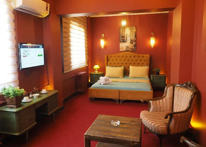 Second House Apartahotel *